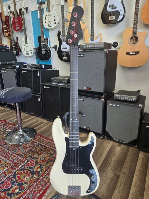 Status Graphite neck P Bass