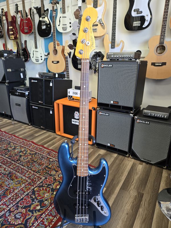 2021 USA  Fender "Dark Knight " Jazz 4